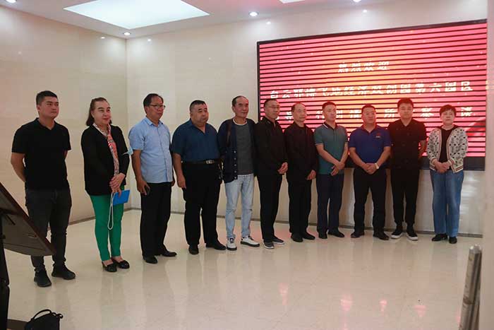 深入走訪各區(qū)辦事處 了解當(dāng)?shù)匕l(fā)展情況