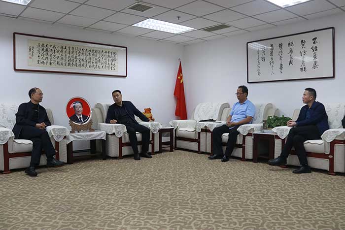 宋部長聽取內(nèi)蒙辦事處匯報(bào)工作開展情況